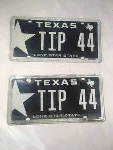 lot 90 image: AUTOMOTIVE DECOR