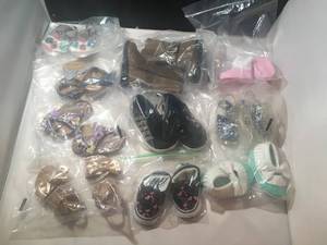 lot 104 image: Name Brand toddler and baby shoes