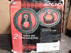 lot 153 image: 1 PAIR OF 6.5 SPEAKER OPEN BOX BUT NEW