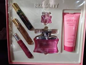 lot 144 image: SEX IN THE CITY COSMO
