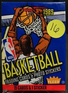 lot 16 image: WOW 1989 NBA Hoops Unopened Wax Pack Chance for Mint Jordan Bulls (15 cards)