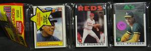 lot 198 image: 1986 TOPPS BASEBALL CARD SEALED RACK PACK - 48 NEW CARDS PER PACK - BO JACKSON RC RICKEY HENDERSON ON TOP