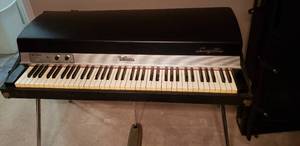 lot 3 image: Stage 73 Fender Rhodes Stage Piano and Peavey Model KB-15 Keyboard Amplifier