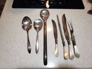 lot 69 image: Mother of Pearl Handled and Silver plated Serving Utensils