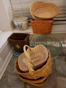 lot 107 image: Basket Collection and Planter