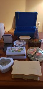 lot 123 image: Jewelry Boxes, HandPainted Flower Boxes with Lids, Precious Moments Ceramic Heart and Small Wall Clock