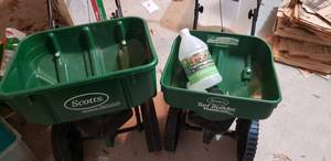 lot 203 image: Two Spreaders Scotts Broadcast Spreader Mini and Scotts 2000