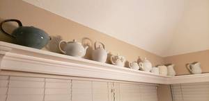lot 195 image: Collection of Ceramic Teapots