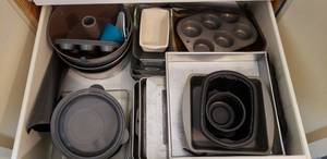 lot 36 image: Baking Pans, Pyrex Loaf Dishes, Muffin Pans, Spring Form Pan