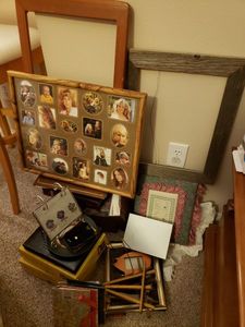 lot 179 image: Picture Frames and Albumns
