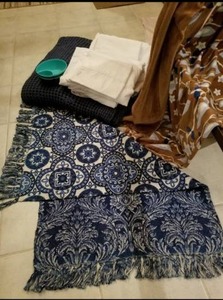 lot 215 image: 2 Sets of Extra-long Twin Sheets for 10 Mattress, Polar Fleece Throw Blanket, Queen Blanket, Reversible Blue and White Rug and Chip and Dip bowls