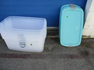 lot 16 image: 7-Sterilite #1889, 106-Qt. Clear Stackable Latching Storage Box Containers, With Aqua Ocean Blue Latching lids.