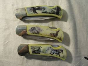 lot 35 image: 3- Wildlife Collection-Lock Blade Pocket Knifes. Wolves, Eagle, Dear- Scene
