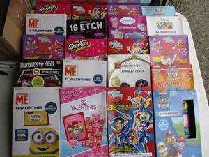 lot 113 image: LOT-20-Mixed Boxes Of Valentines Days Cards-Unopen-Unused