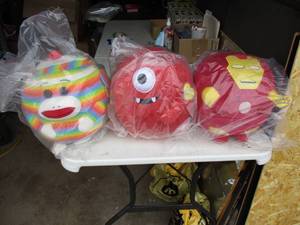 lot 123 image: 3-NEW- TY Bennie Ballzs, Sock Monkey, Muno, Iron Man.