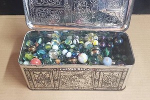 lot 30 image: Lot of Vintage Marbles