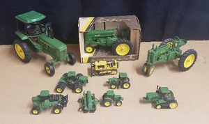 lot 32 image: Lot of 9 Toy Tractors - Ertle, John Deere