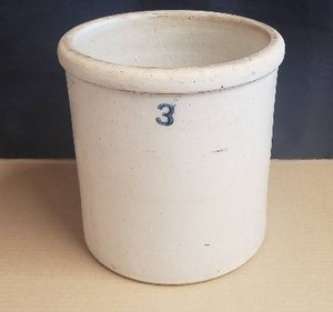 lot 35 image: Vintage 3 Gallon Crock