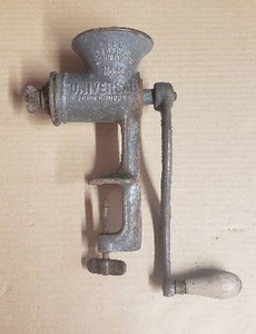 lot 50 image: Antique L.F. & C. New Britain Conn. USA Universal No. 3 Food ChopperGrinder