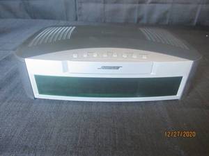 lot 5 image: BOSE MEDIA CENTER MODEL AV3- 2-1 NO POWER CORD