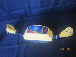 lot 9 image: CAMCO POWER DEFENDER 50A  125250V  12500W
