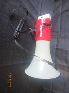 lot 33 image: CHAMPION SPORTS MEGAPHONE UM-2