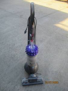 lot 35 image: DYSON CINETIC BIG BALL VACCUM