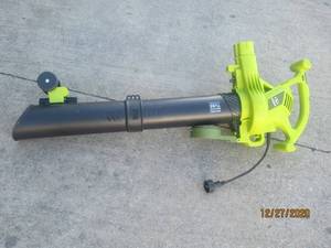 lot 40 image: SUNJOE ELECTRIC BLOWERVACMULCHER MODEL SBJ605E