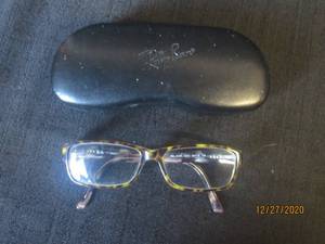 lot 45 image: LADIES RAY BAN EYEWEAR
