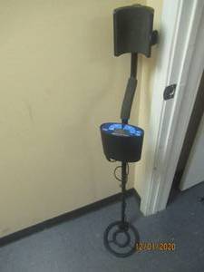 lot 1 image: BOUNTY HUNTER PROBABLE TARGET METAL DETECTOR