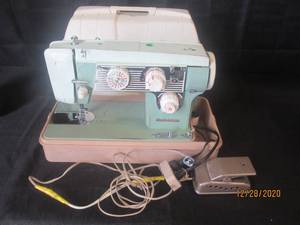 lot 132 image: VINTAGE DOMESTIC BRAND SEWING MACHINE
