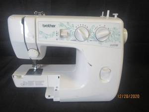 lot 136 image: BROTHER LS2350 SEWING MACHINE NO POWER CORD