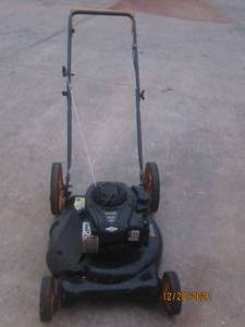 lot 151 image: POULAN PRO MOWER WITH BRIGGS & STRATON 500E SERIES MOTOR HAS COMPRESSION