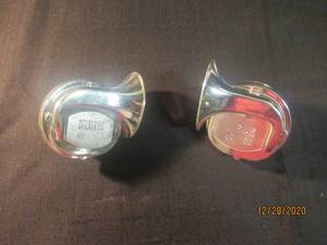 lot 160 image: REDE 2PC 12V ELECTRIC HORN SET