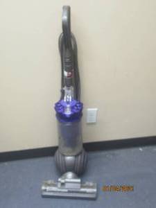lot 174 image: DYSON DC41 ANIMAL COMPLETE