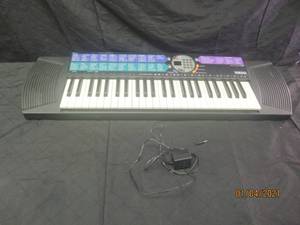 lot 188 image: YAMAHA PSR-77
