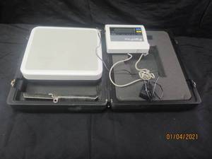 lot 191 image: TANITA COMMERCIAL SCALE IN CASE MODEL BWB-800A