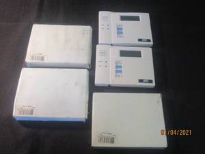 lot 239 image: 5 HONEYWELL FIXED ENGLISH INTERGRATED KEYPAD MODEL 6150ASG