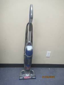 lot 171 image: BISSELL SYMPHONY POWERFUL ONE STEP VACCUM STEAM MOP