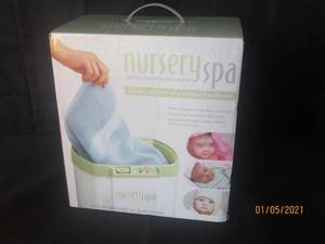 lot 221 image: NIB NURSERY SPA CLOTHING-TOWEL-BLANKET WARMER