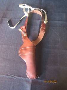 lot 224 image: BUCHEIMER LEATHER GUN SHOULDER HOLSTER