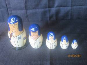 lot 229 image: HANDPAINTED NY YAKEES PLAYERS NESTING DOLLS (WOODEN)