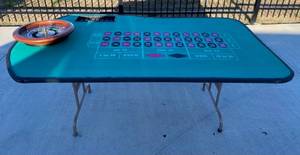 lot 100 image: Full Size Roulette Table with Wheel