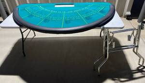 lot 112 image: Full Size Blackjack Table (legs need to be attached) Green top