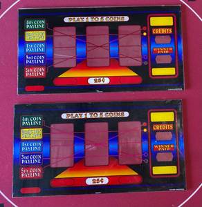 lot 127 image: 2 25 cent Slot Machine Glass