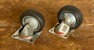 lot 174 image: 2 3 Casters