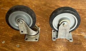 lot 177 image: 2 5 Casters