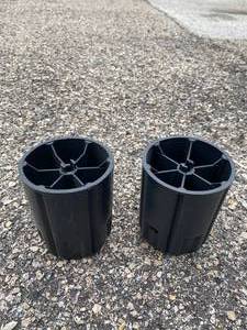 lot 260 image: Vending Machine feetrisers set of 2