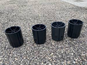 lot 250 image: Vending Machine feetrisers