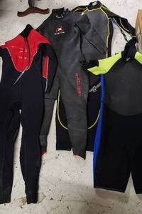 lot 2 image: Wet Suits for Scuba Diving or water sports Includes Xterra and Ripcurl Brands size L